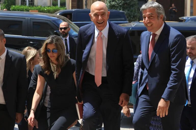 واکنش سفارت ایران در لبنان به تفاوت رفتار لاریجانی و باراک با خبرنگاران