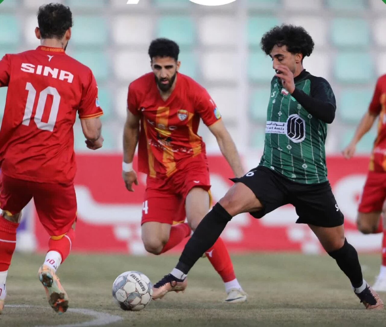 تساوی پرحاشیه خیبر و فولاد با دو گل در وقت‌های پایانی